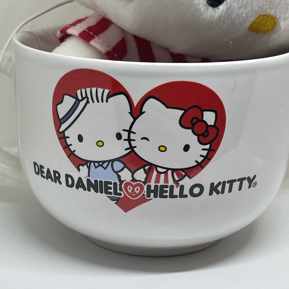 Hello Kitty Big Cup and Plush ❤️